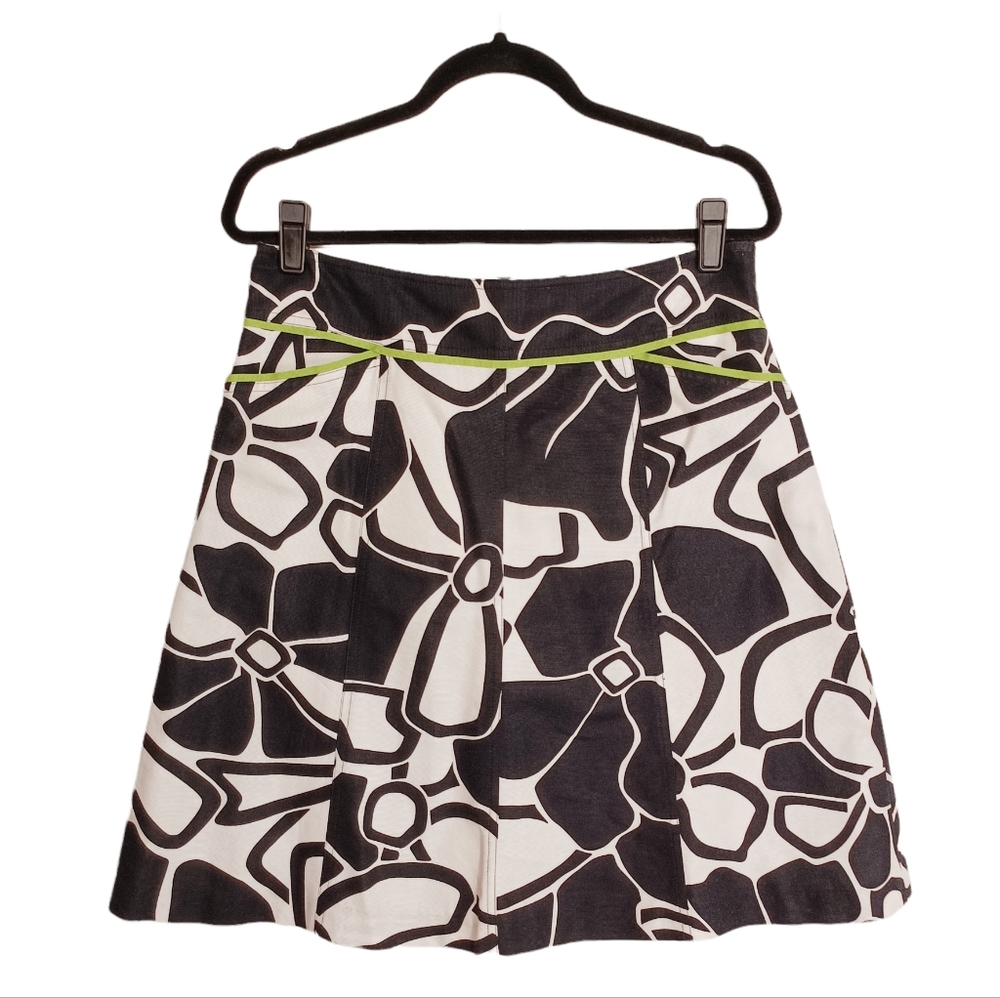 ANN TAYLOR Black White Floral Abstract Print Green Trim A Line Skirt 8 (Medium)